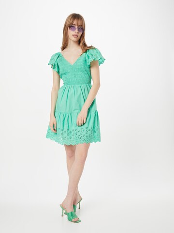 Rochie de la GAP pe verde