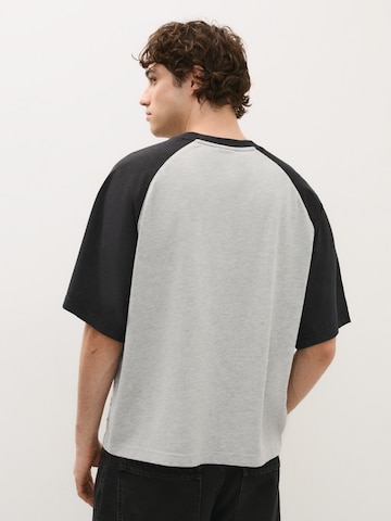 Maglietta di Bershka in nero: dietro