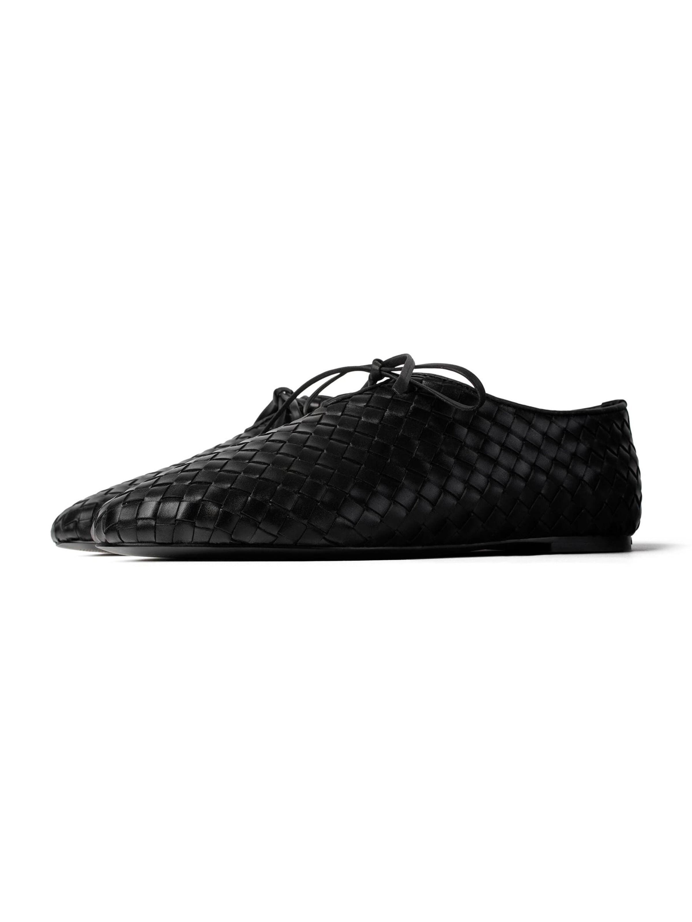 L37 HANDMADE SHOES - Sapato Slip-on 'SUNLIGHT ON MY SKIN' em preto: frente