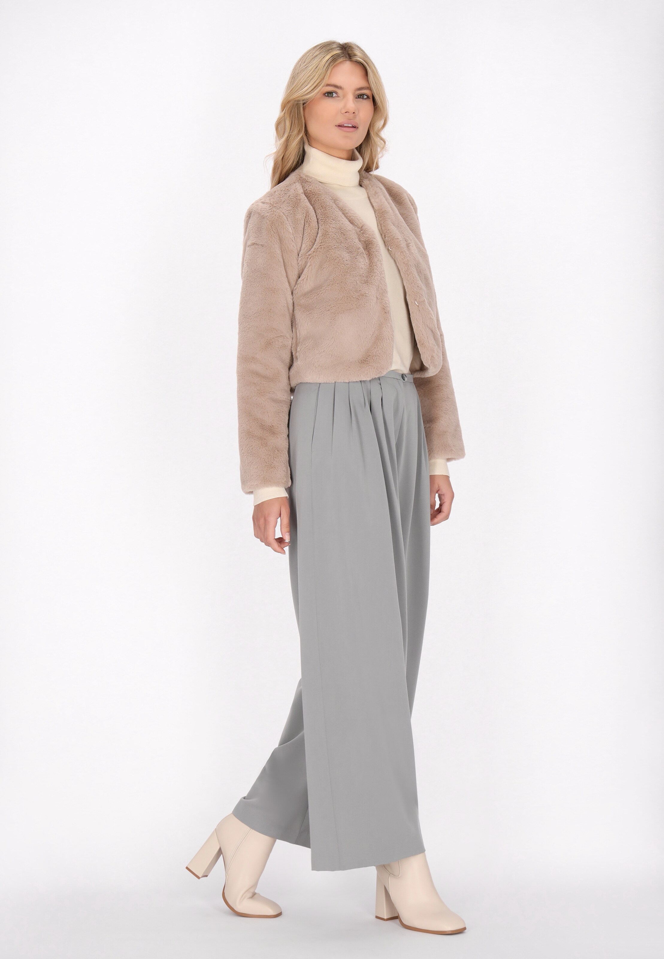 usha WHITE LABEL Välikausitakki värissä beige