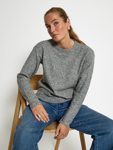 Pull-over 'Kate' Peppercorn en gris