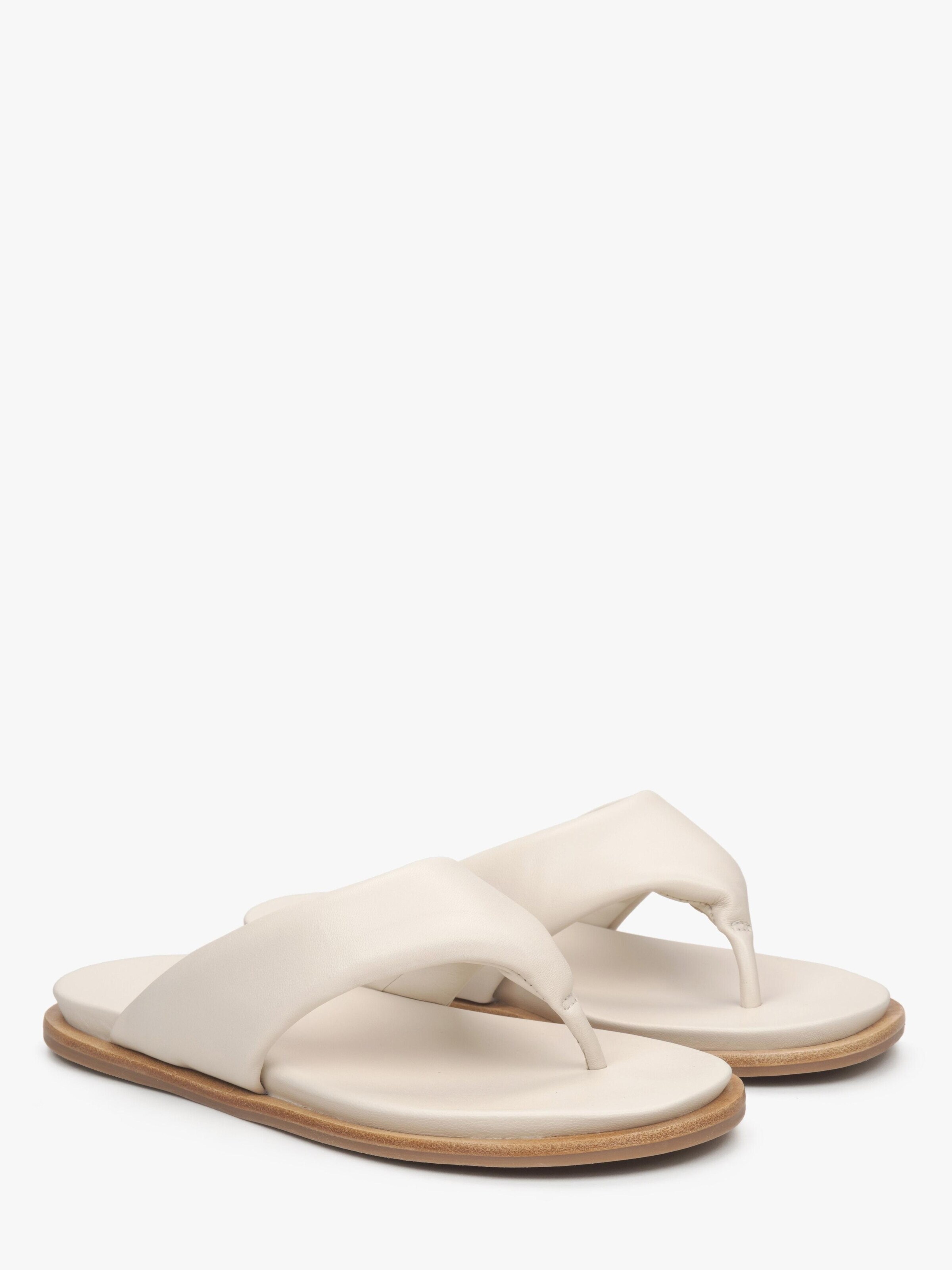 Estro T-Bar Sandals '556017' in Beige