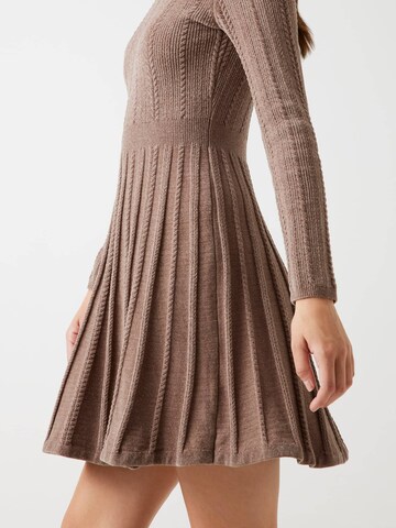 GUESS Knitted dress in Beige