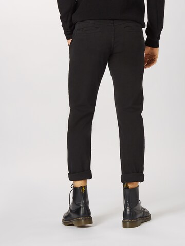 Coupe slim Pantalon chino QS en noir