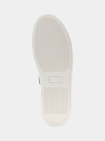 GUESS Låg sneaker 'Todi' i vit