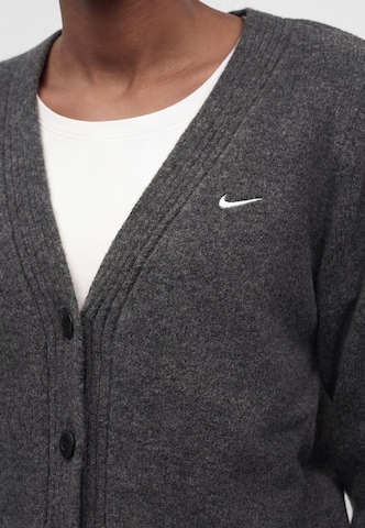 Nike Sportswear - Casaco de malha em preto: frente