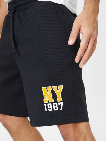 AÉROPOSTALE Regular Shorts in Schwarz