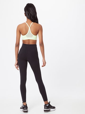 Skinny Pantaloni sportivi 'Swoosh' di Nike Sportswear in nero