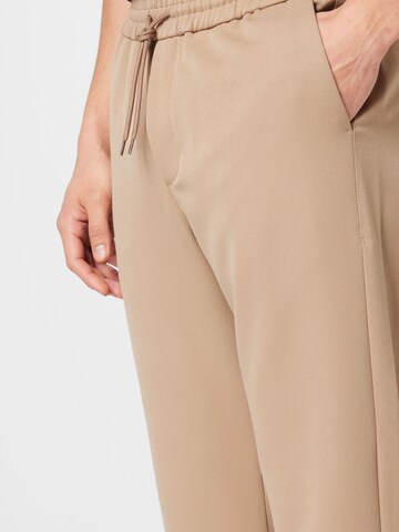 Regular Pantalon 'Patrick' Les Deux en beige