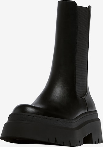 Pull&Bear Chelsea Boots in Black: front