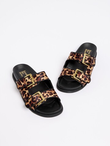 Friends Like These - Sapato aberto em castanho