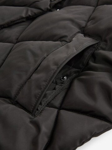 Next Coat in Black
