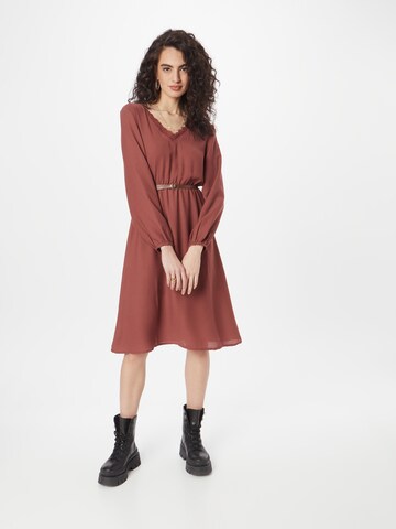 ABOUT YOU Kleid 'Laurine' (GRS) in Braun: Vorderseite