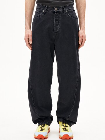 ARMEDANGELS Loosefit Jeans in Zwart: voorkant