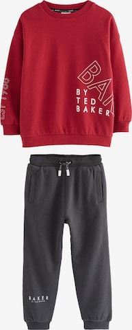 Baker by Ted Baker Juoksupuku värissä punainen: etupuoli