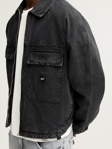 Pull&Bear Tussenjas in Zwart