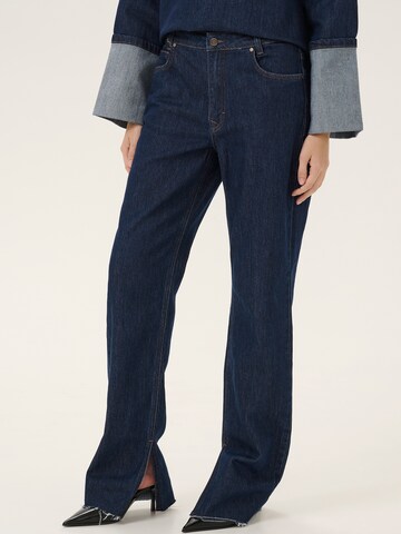 Regular Jean 'DaisyMW' My Essential Wardrobe en bleu : devant