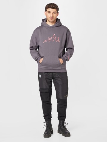 Grimey Sweatshirt 'SNOW FOX' in Grijs