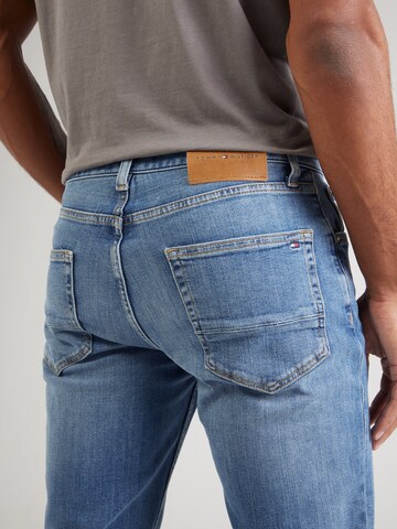 regular Jeans 'CORE DENTON' di TOMMY HILFIGER in blu