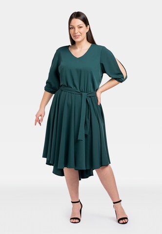 Robe de cocktail ' OLIWIA ' Karko en vert : devant