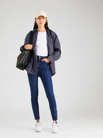 Skinny Jeans di Nasty Gal in blu