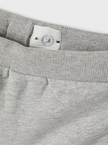 Tapered Pantaloni 'Lena' di NAME IT in grigio