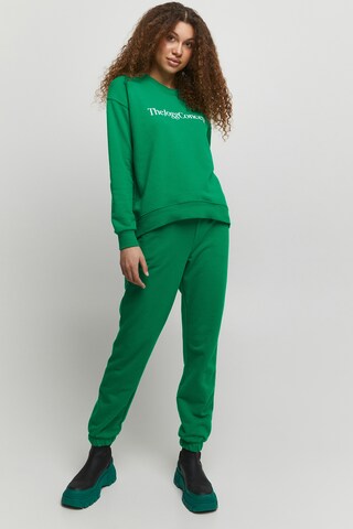 Sweat-shirt 'SAFINE' The Jogg Concept en vert