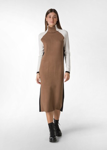 Robes en maille DEHA en marron : devant