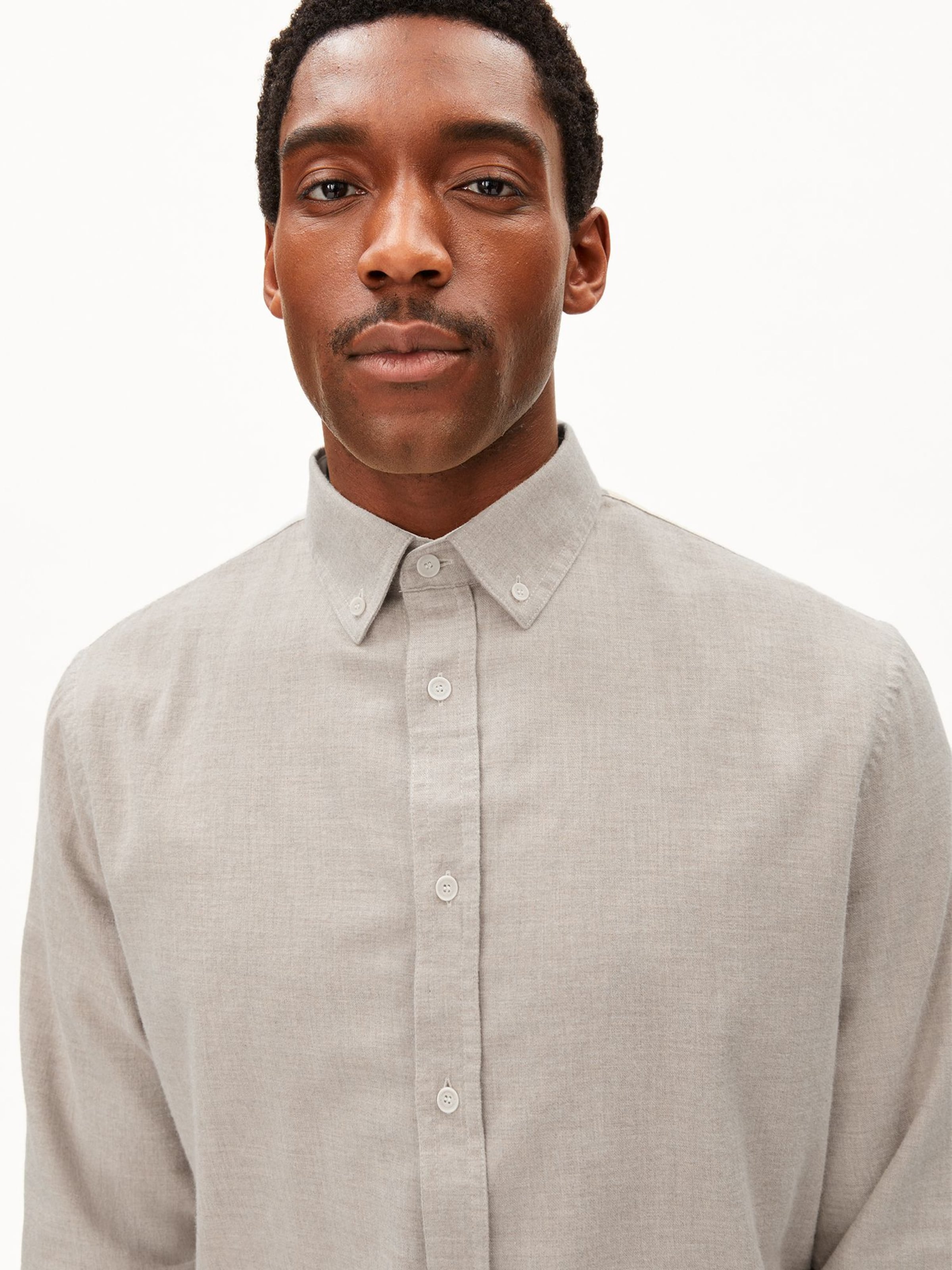 ARMEDANGELS Comfort fit Button Up Shirt in Beige