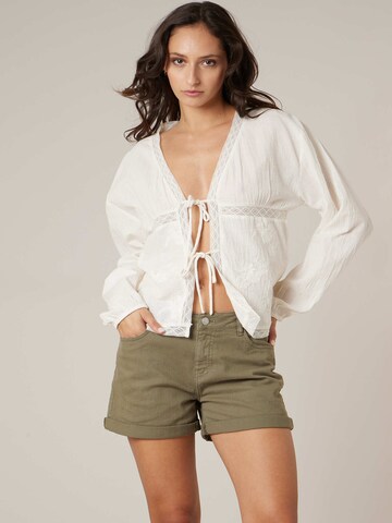 Chemisier Deeluxe en blanc : devant