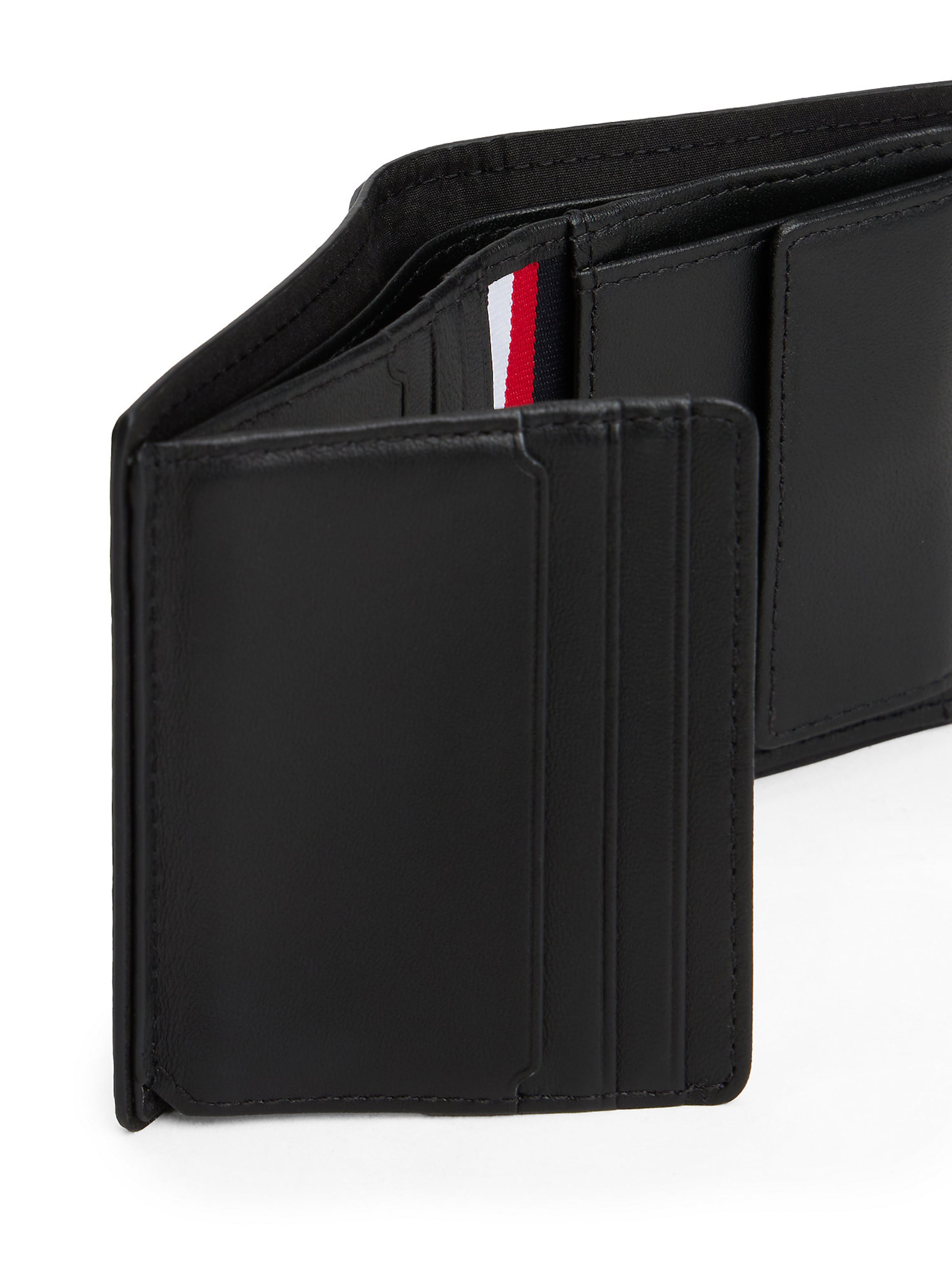 TOMMY HILFIGER Wallet in Black