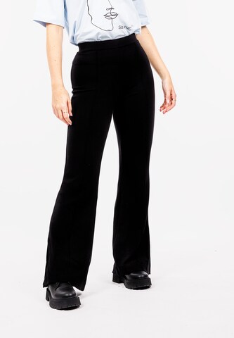 Suri Frey Boot cut Pleat-Front Pants ' SFY Freyday ' in Black