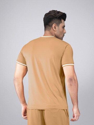 PANTONECLO - Camiseta funcional 'Pantoneclo Men's Gym Short Sleeve T-Shirt' en amarillo
