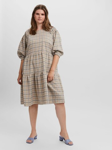 Vero Moda Curve Mekko 'Ella' värissä harmaa