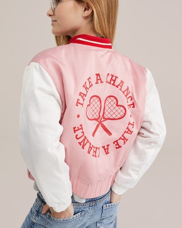 WE Fashion Between-season jacket in Pink