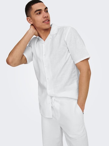 Coupe slim Chemise 'Caiden' Only & Sons en blanc