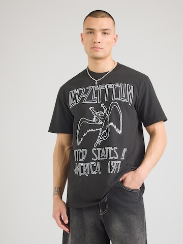 GAP Μπλουζάκι σε μαύρο: μπροστά