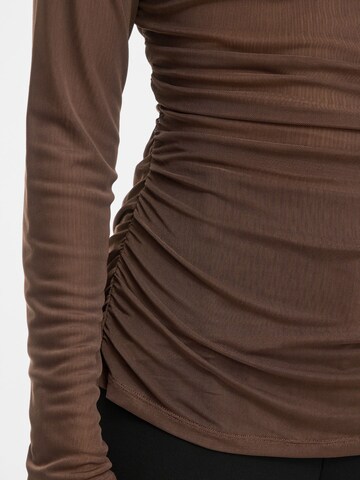 T-shirt 'VIFunda' VILA en marron