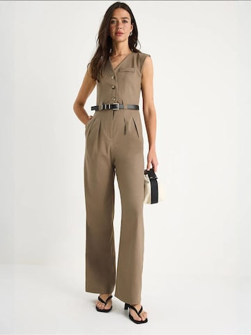 Bianco Lucci - Macacões em castanho: frente