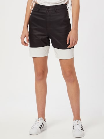 NU-IN Regular Shorts in Schwarz: predná strana