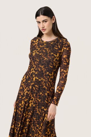 Robe 'Kerrie Arine' SOAKED IN LUXURY en marron