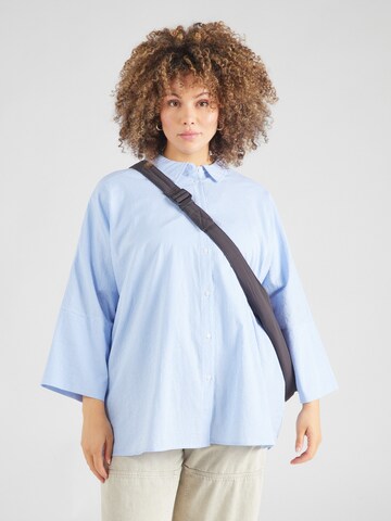Camicia da donna 'CARAUGUSTA' di ONLY Carmakoma in blu: frontale
