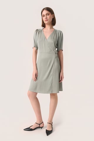 SOAKED IN LUXURY Blousejurk 'Loana' in Grijs