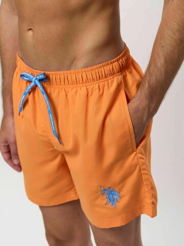 U.S. POLO ASSN. Zwemshorts ' UMALEXANDER ' in Oranje