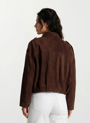 trueprodigy Tussenjas ' Naeko ' in Bruin