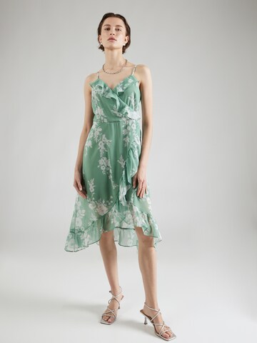 Robe Trendyol en vert : devant