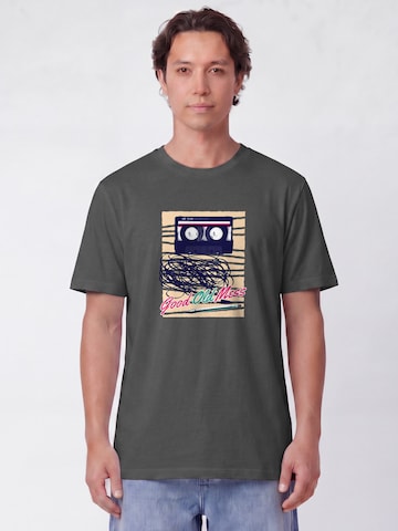 T-Shirt 'Good Old Mess' Watapparel en gris : devant