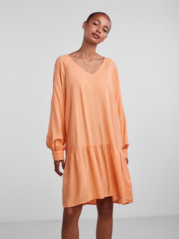 PIECES - Vestido 'Alma' en naranja: frente