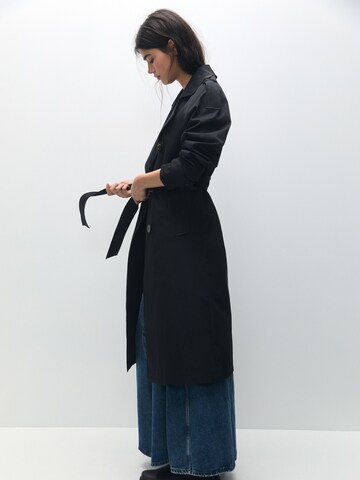 Pull&Bear Between-seasons coat in Black