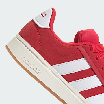 Sneaker bassa 'Grand Court Alpha 00s' di ADIDAS SPORTSWEAR in rosso